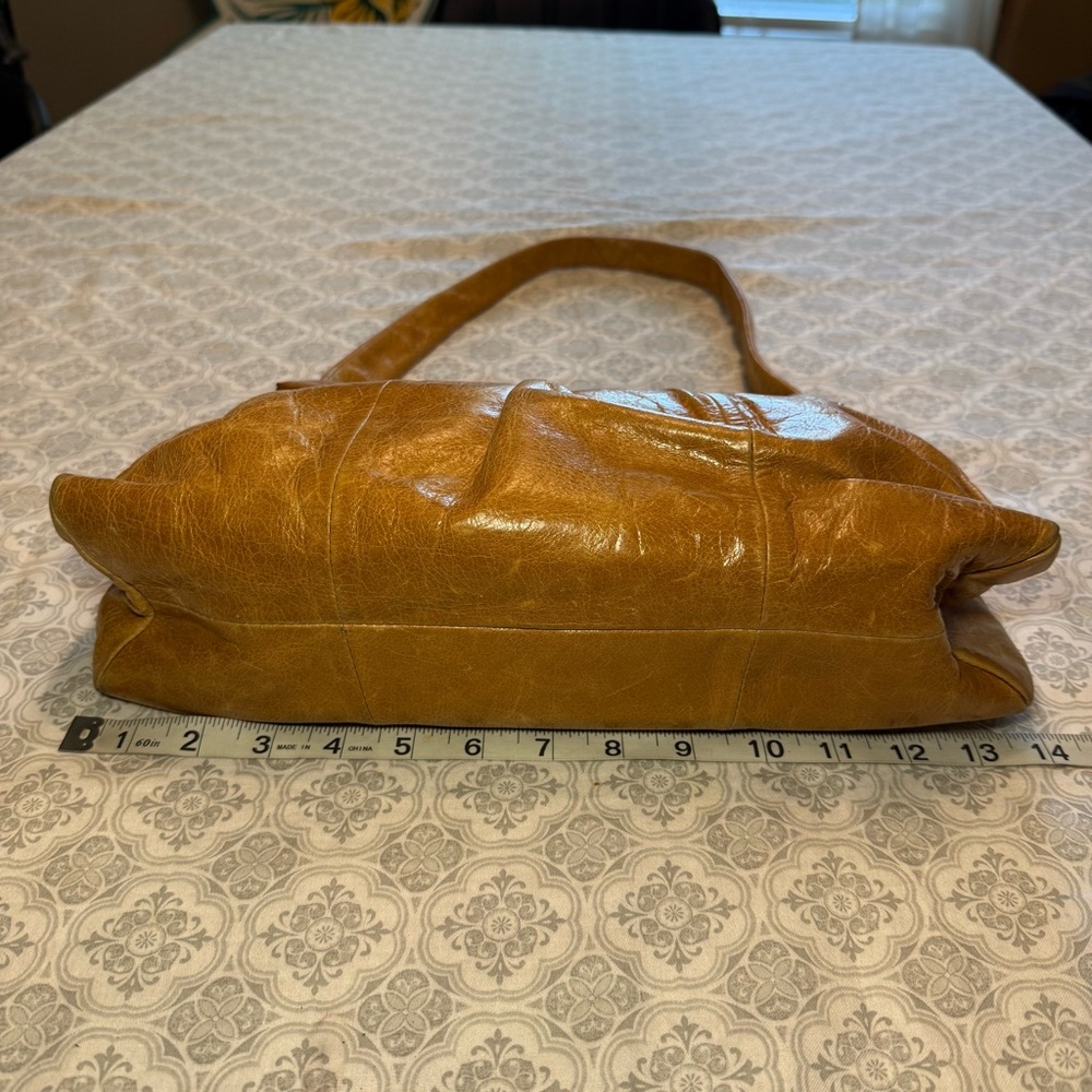 Hobo International Camel Leather Shoulder Bag Slouchy Boho Western Classic - Picture 14 of 16